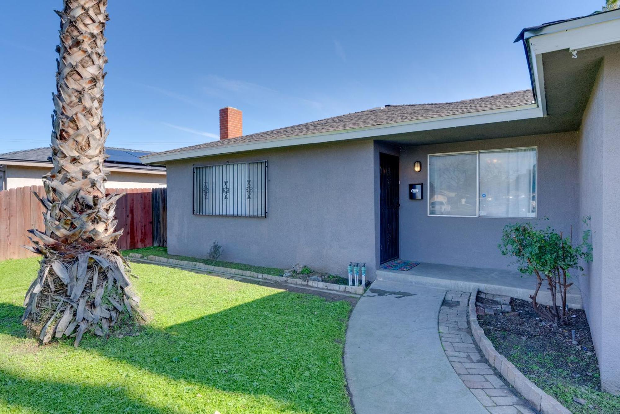 Breezy Fresno Home - Near Airport And Downtown Exterior photo