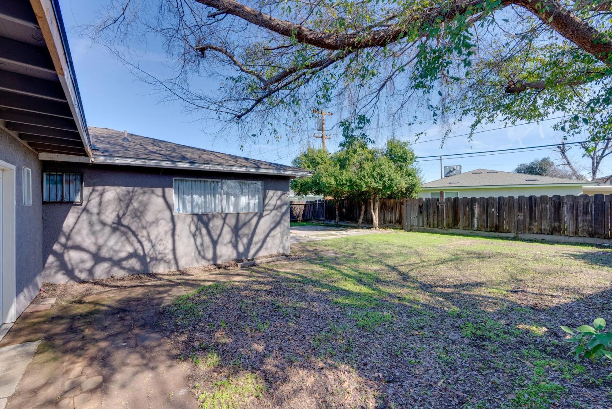 Breezy Fresno Home - Near Airport And Downtown Exterior photo